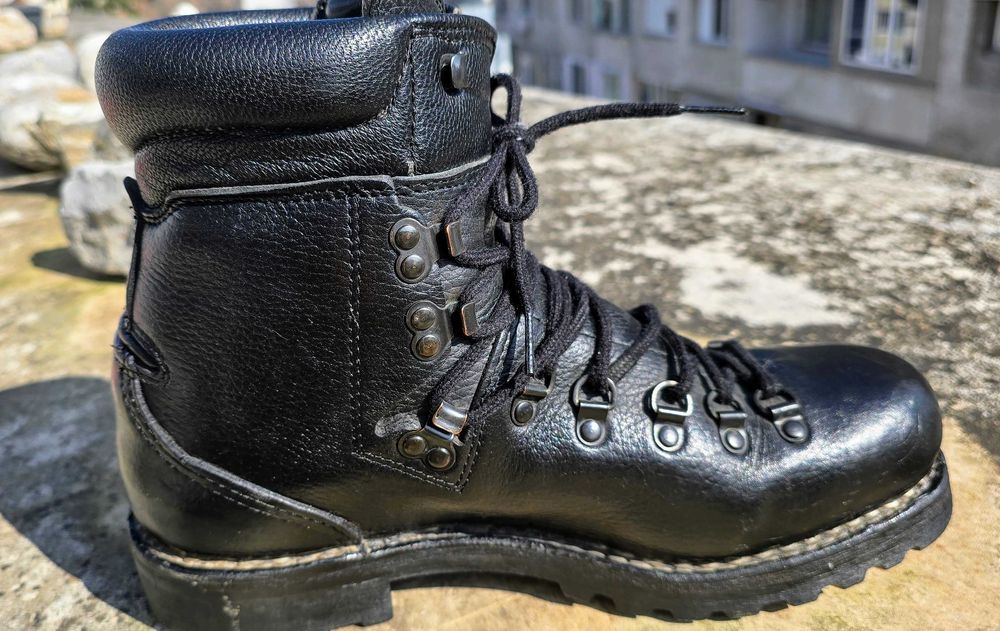 Обувки за планина - преходи, естествена кожа