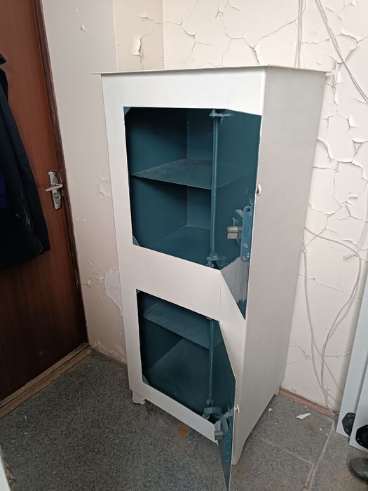 Продаю сейф металический