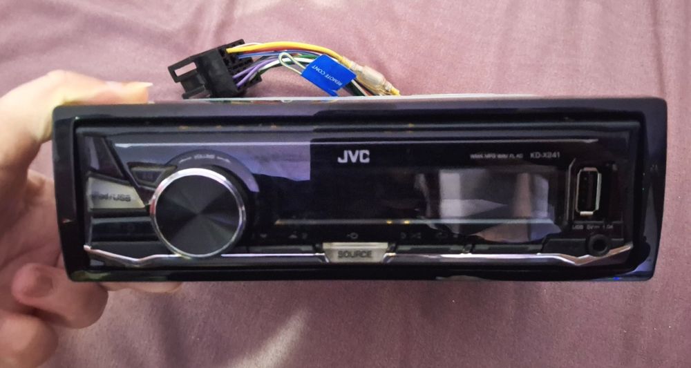 Vând MP3 player auto JVC KD-241,4×50W,USB