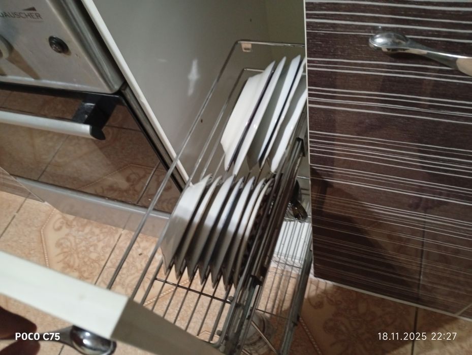 кухонная мебель окрыловая