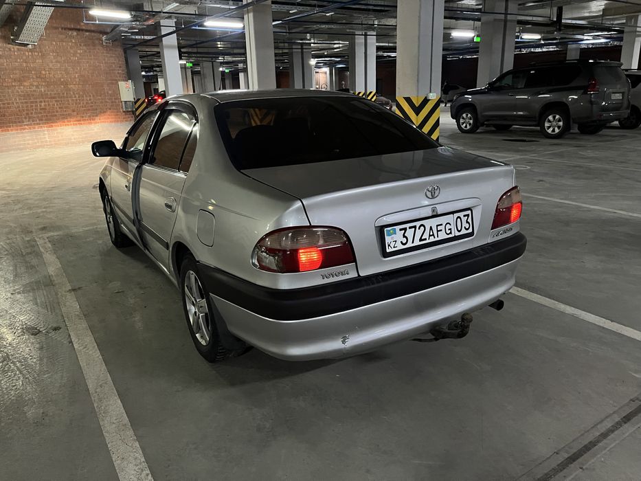 Тайота авенсис 1,8