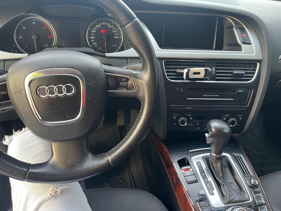 Audi A4 B8 ,masina personala foarte bine intretinuta!