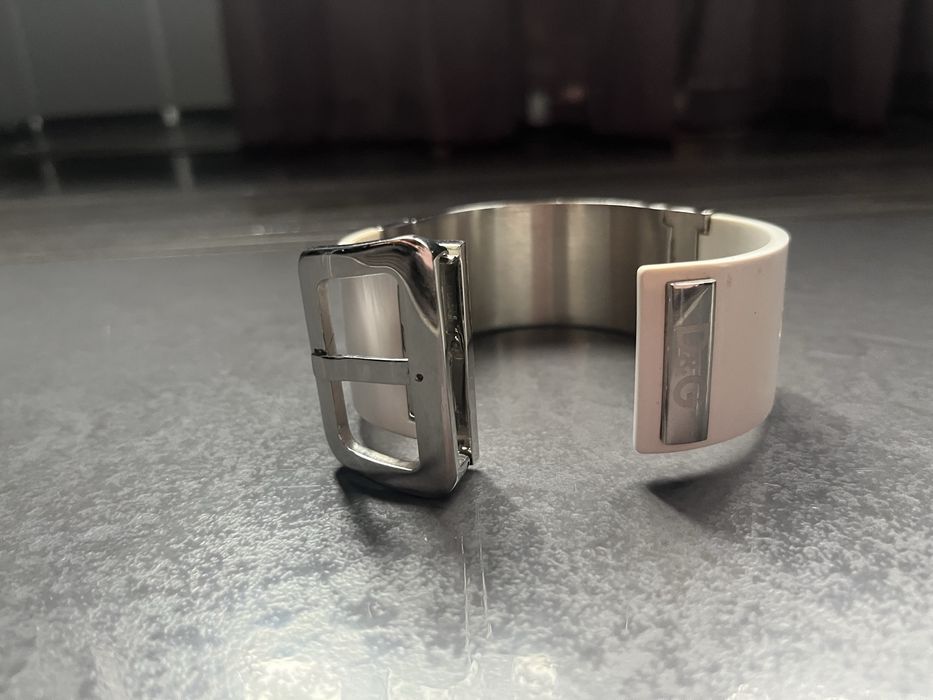 Оригинална гривна