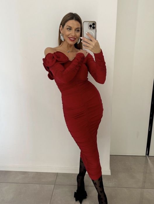 Червена парти рокля