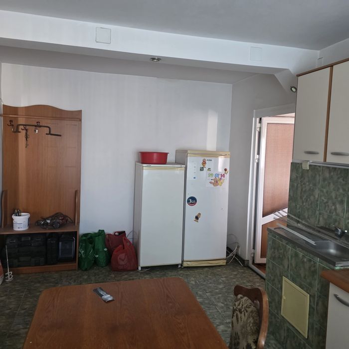Ap 3 camere  de vanzare