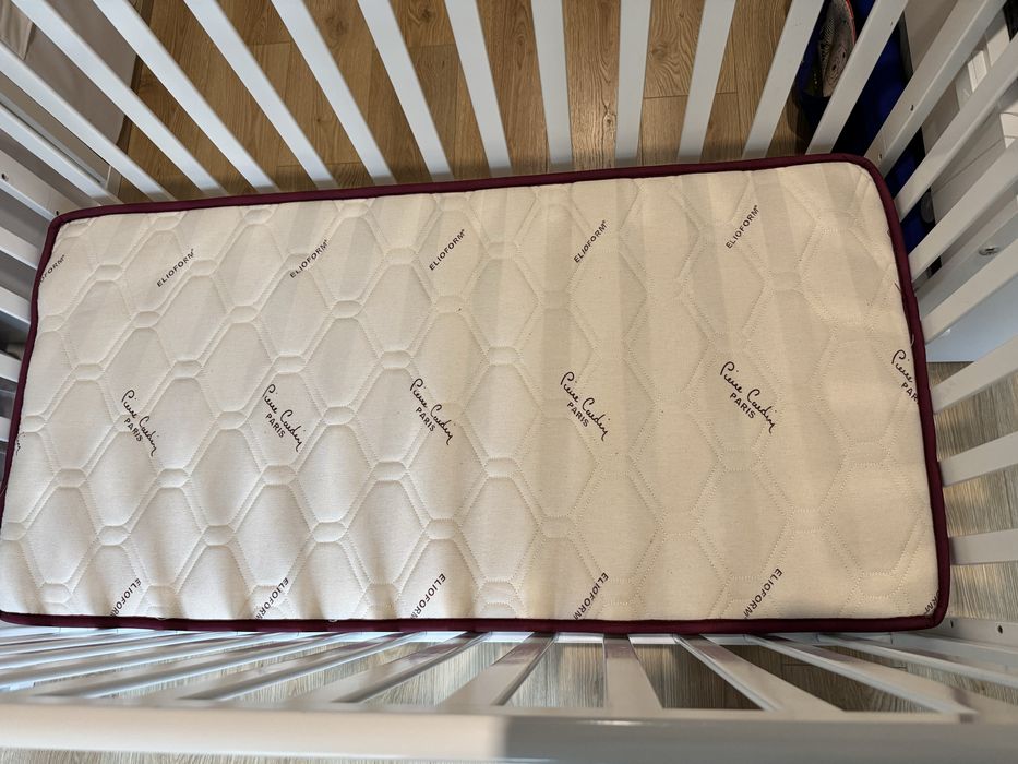 Детско легло с колелца, матрак Piere Cardin, протектор