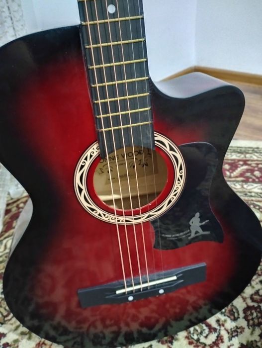 Гитара акустическая
