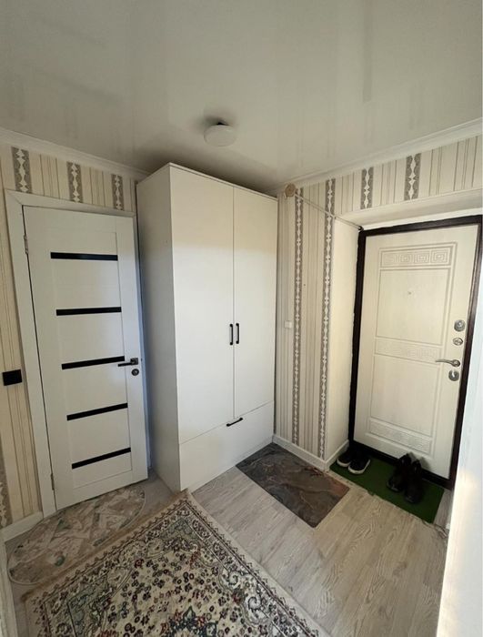 Продаётся 1 к кв на 8 мкр