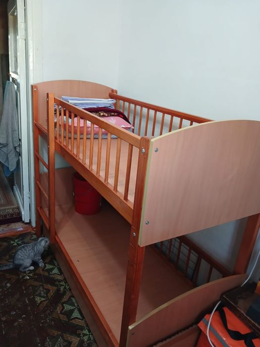 Продам б/у двухярусный кровать