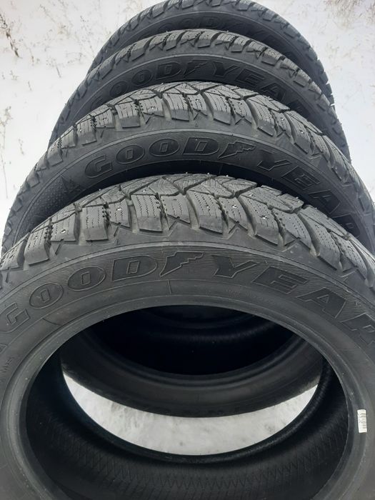 Продам шины 225/55/17 гудиэр