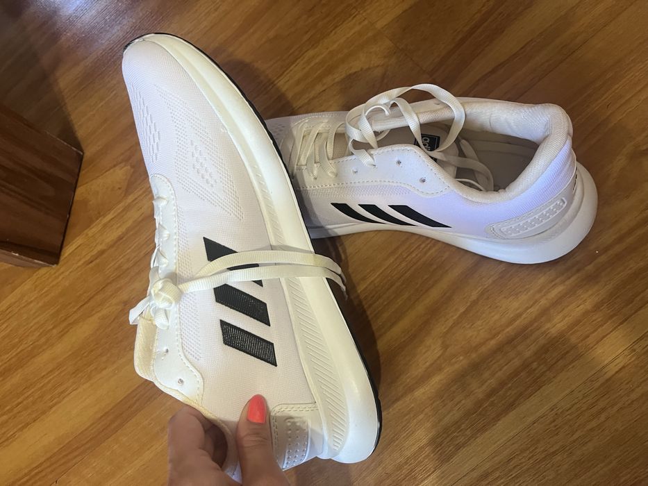 Маратонки Адидас, Найк