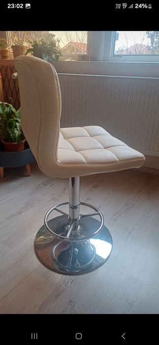 Scaun reglabil , piele crem