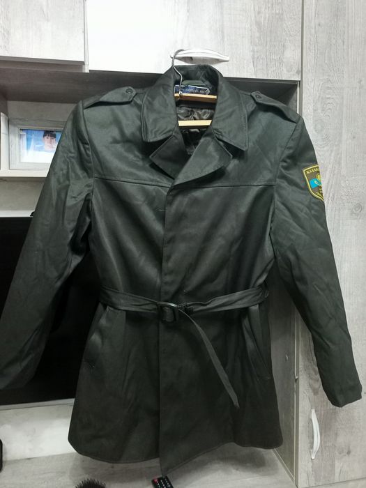 Продам плащ военный 50 размер