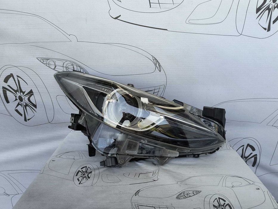 Far Dreapta Uk Xenon Bi-Xenon Mazda 3 2014 / 2013-2016 Cod OEM BHT651030 (1E1)