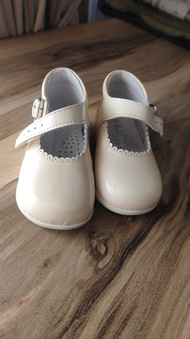 Фирменные туфельки для девочки