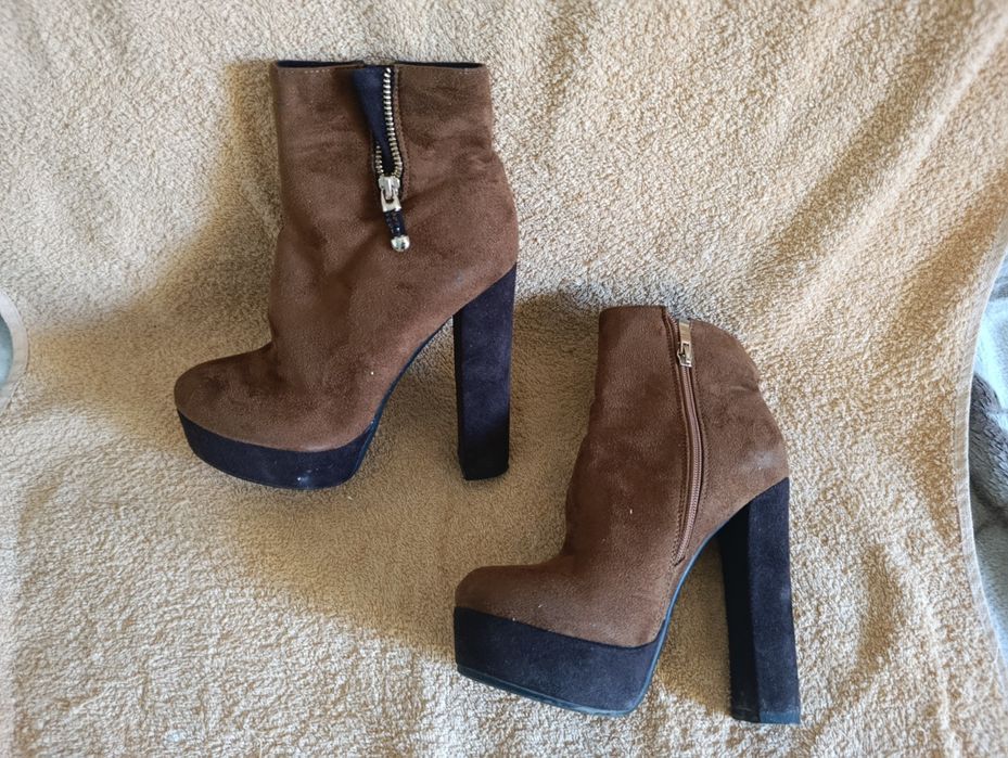 Разгружаю шкаф с обувью