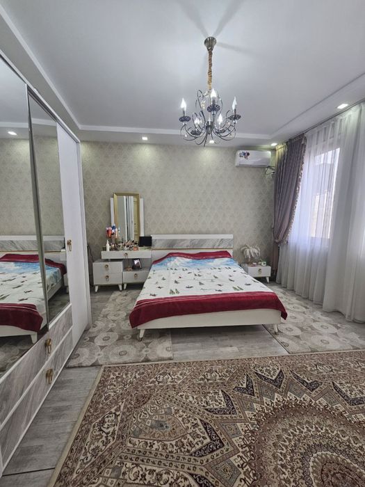 Садётся Евро Дом 5 Комнат М.Горький Буюк Ипак Йули Школа Дипломат