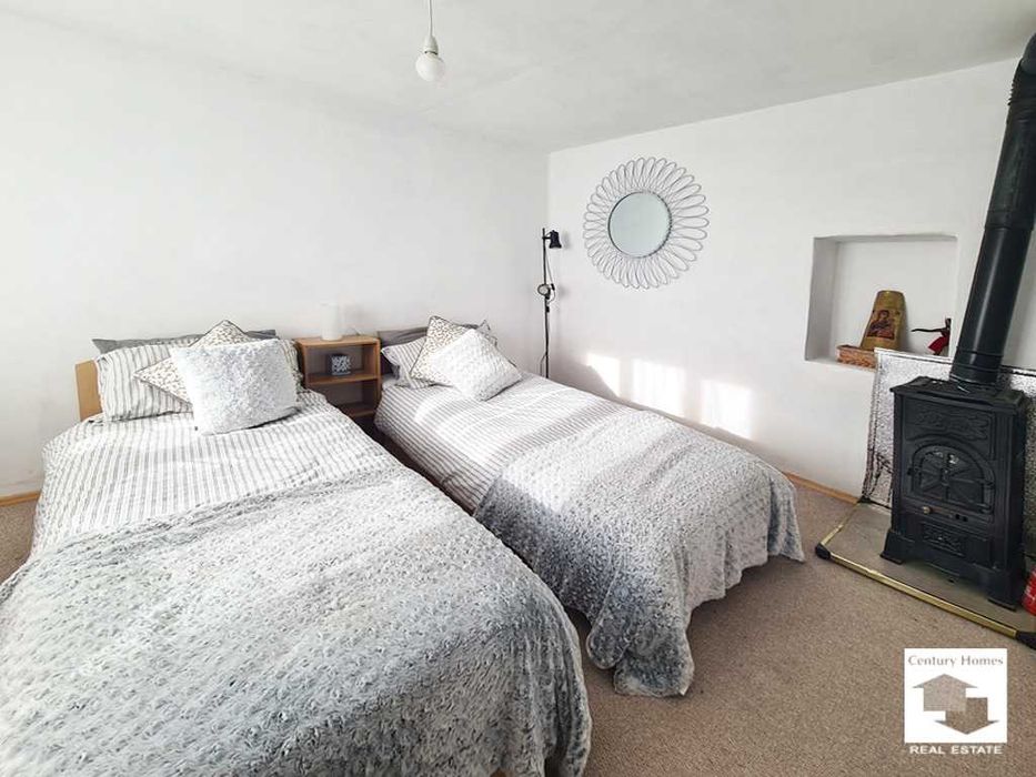 205017 Реновирана къща с голям двор в с. Градище