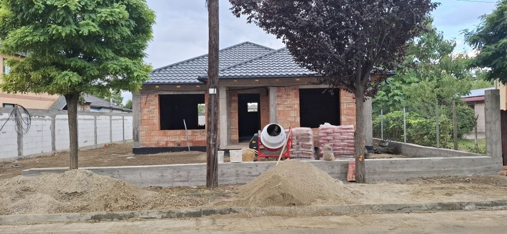 Casă nouă 2025 , Utilitati complete , zona Sud  , str  Mugur