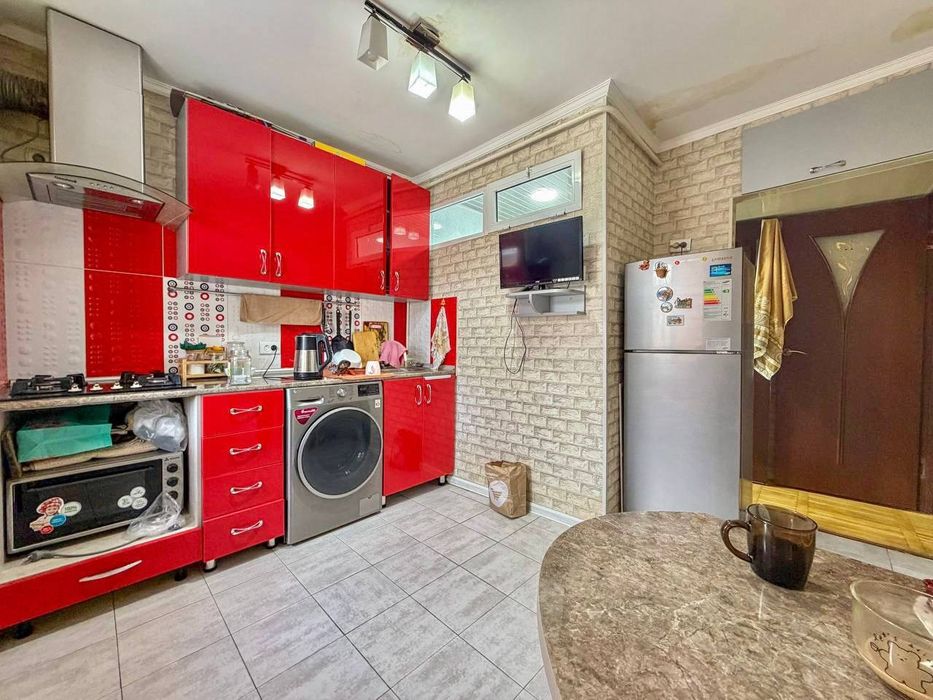 Новомосковская 2/2/5 кафе вечер