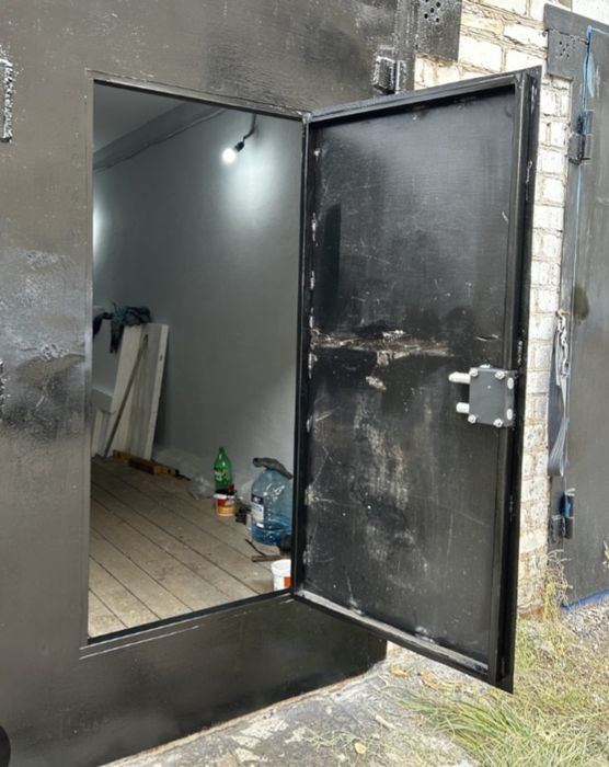 Продам калитку в железные ворота