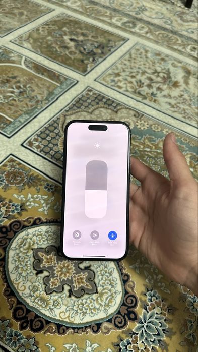 Iphone 15 с каропкой