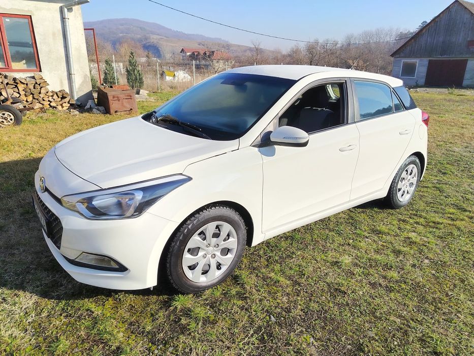 Vând mașină: Hyundai i20, an 2018, Motor 1,2 benzina - 162,115 Km
