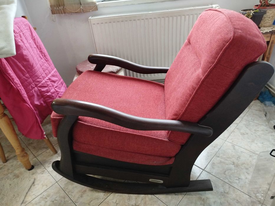 Balansoar confecționat din lemn