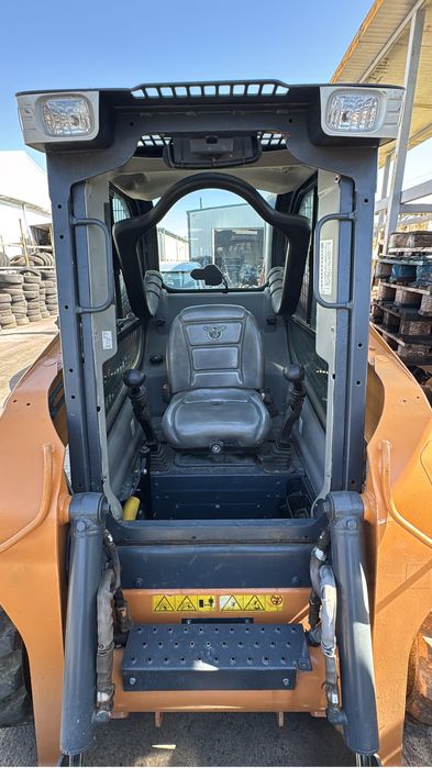 Mini-incarcator bobcat CASE SR 210