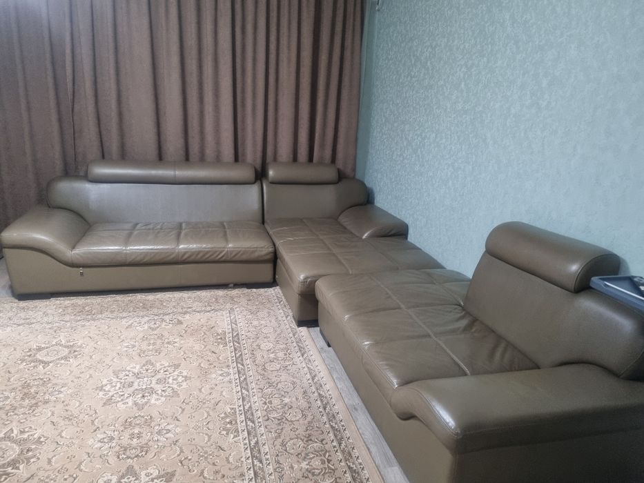 Продам диван  трансформер из трех частей