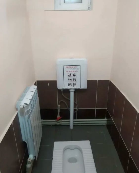 сдаётся уютная комната в общежитии.