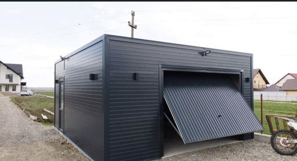 Vind garaje auto pe structur metalica si panou sendwis