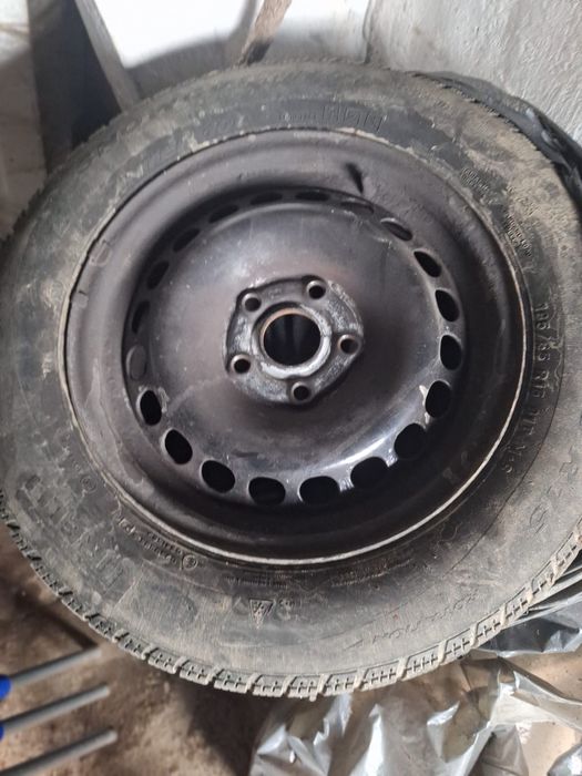 Vand 4 genti tabla si 4 cauciucuri de vara
