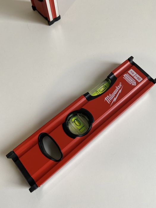Алуминиев Нивелир Milwaukee REDSTICK SLIM BOX 20cм
