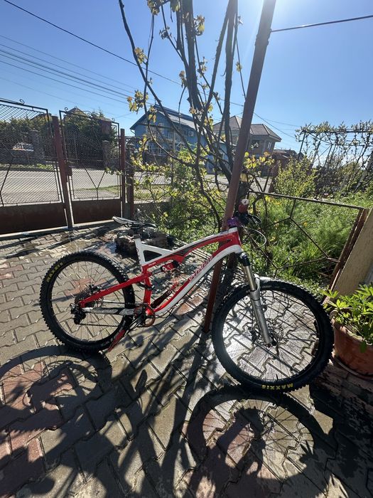 Vând Specialized Camber Comb