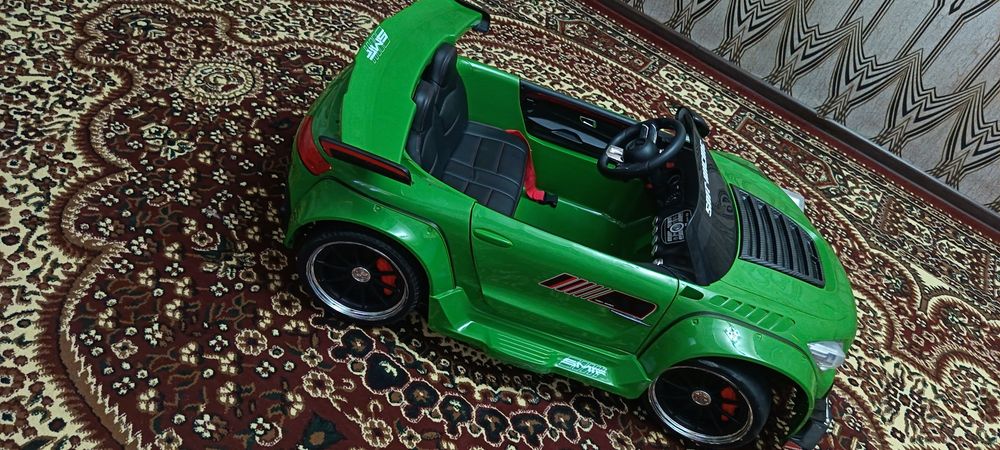 Zaryadchiklari ham yangi idyal holatda turibdi