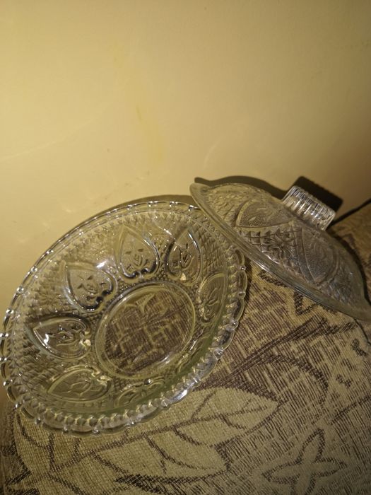 Кристал СССР Ваза,Купа,Купа с Капак .
Ваза-80лв
Купа-60лв
Купа с капак