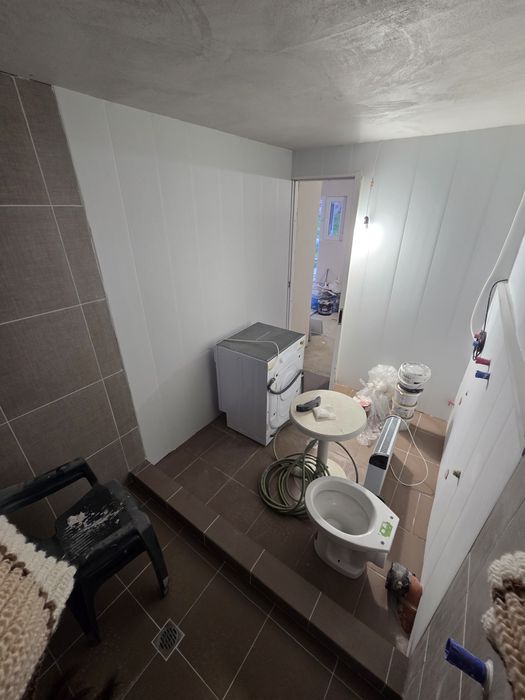 Нова постройка с парцел - кв.Акации