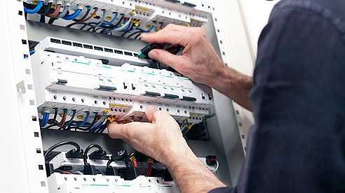 Electrician, montez prize, intrerupatoare, corpuri iluminat, banda led