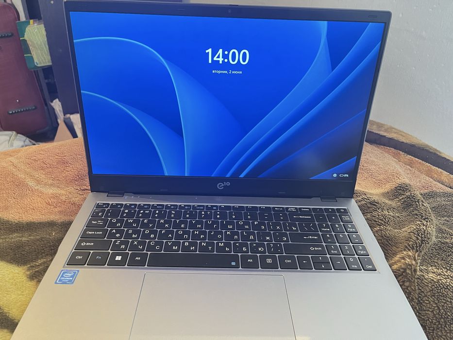 СРОЧНО Продам ноутбук acer e10 +Microsoft office фул доступ