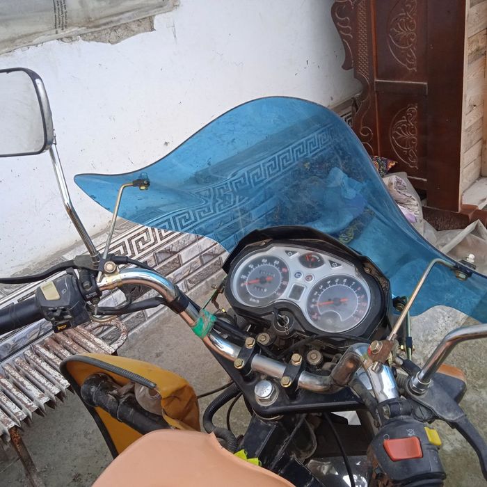 Yuk tashuvchi Mototsikil sotiladi