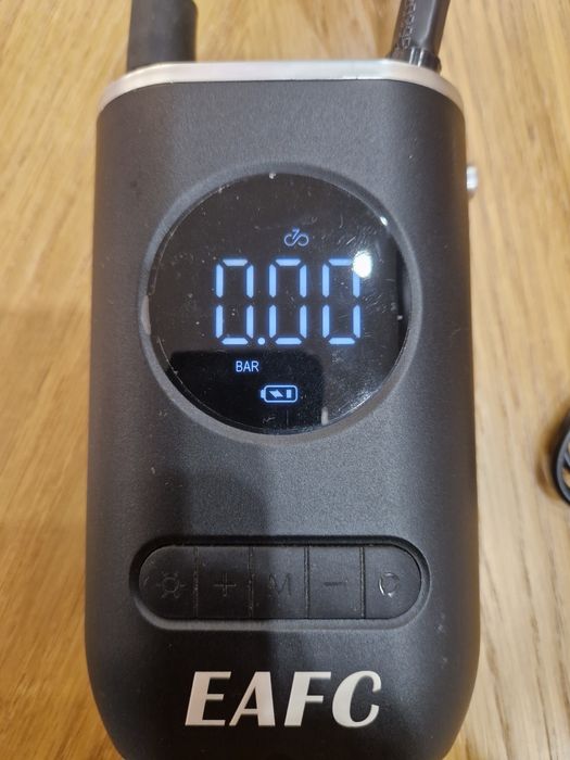 Акумулаторен цифров компресор