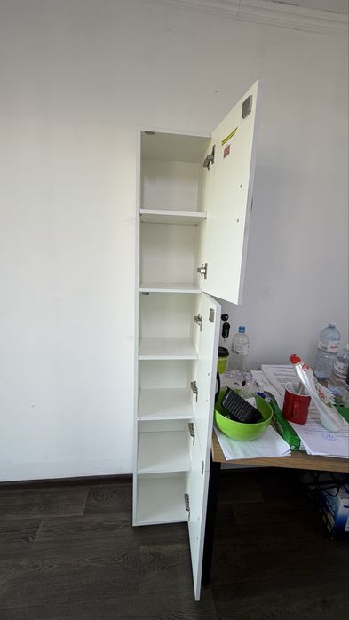 Продам шкаф пенал