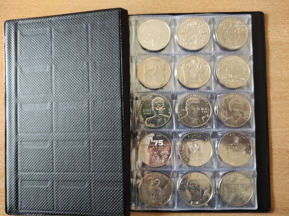 Продам альбом с монетами