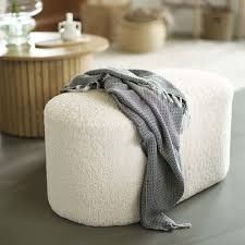 Страхотна плюшена табуретка