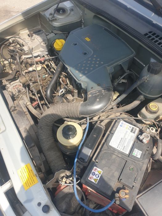 Dacia solenza     .