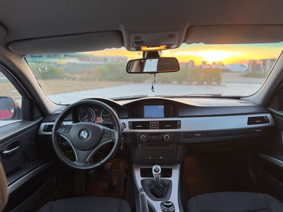 BMW Seria 3 2010 — imagine 5