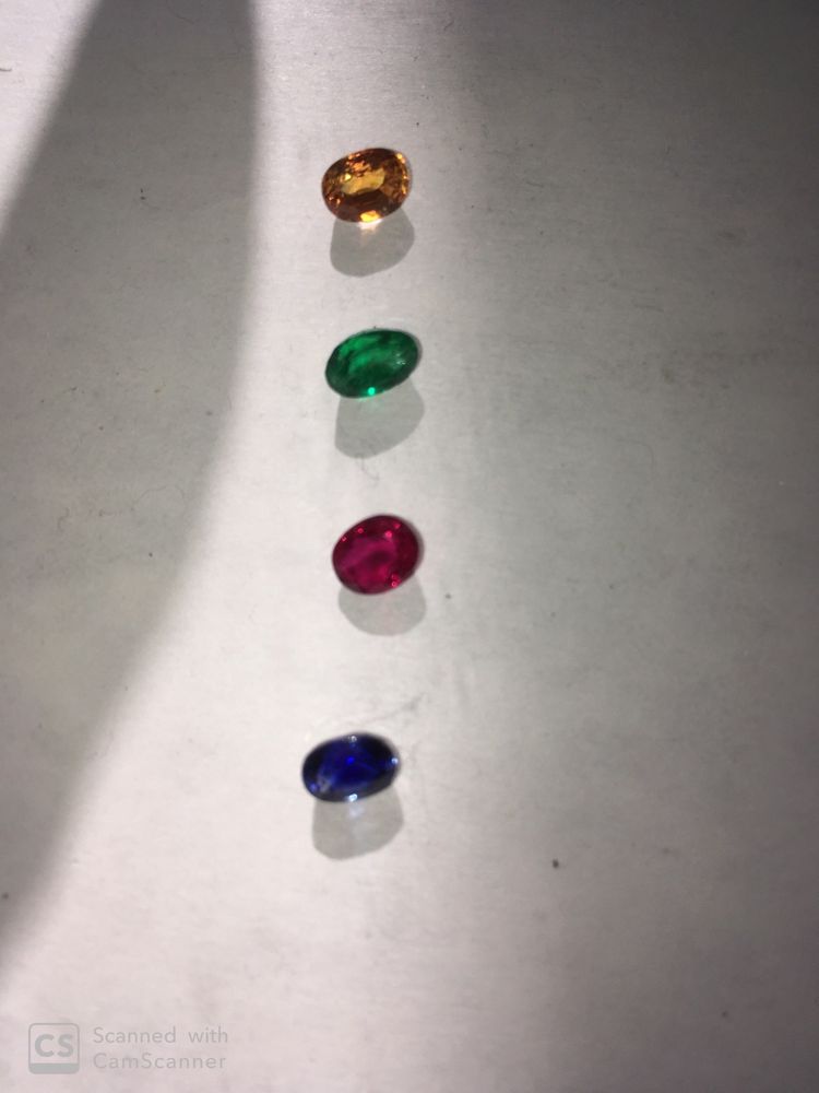 next Chromatic seriously Un rubin, un smarald, un safir galben si unul albastru, individuale Tunari  • OLX.ro