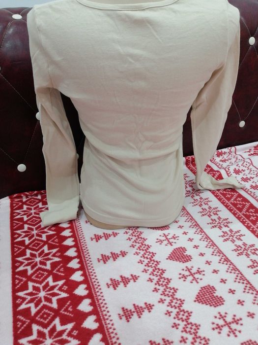 Bluza crem decoltata