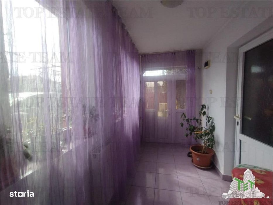 Teren generos 700 mp, include casa cu panouri fotovoltaice, langa Bucu